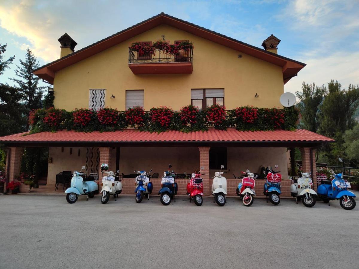 Le Stanze Di Bacco Villa Cagnano Amiterno Luaran gambar