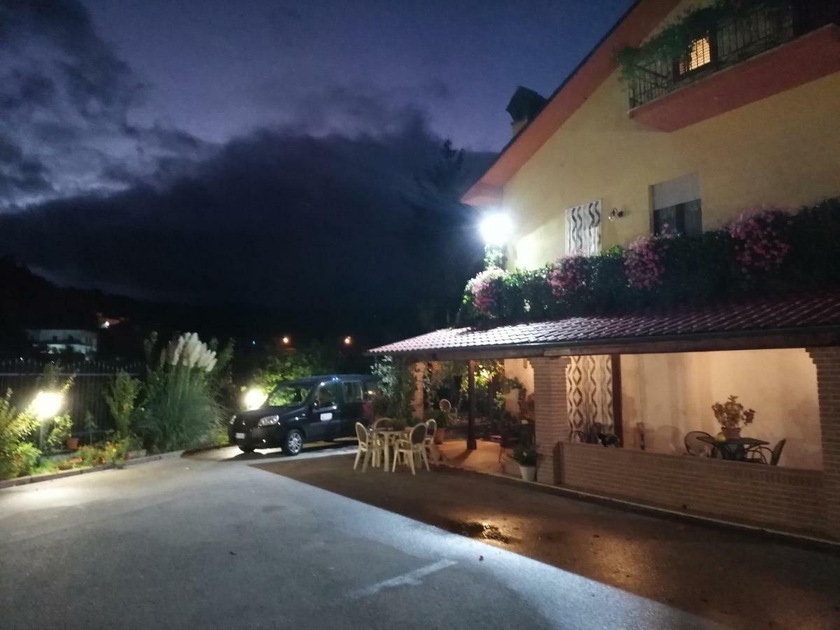 Le Stanze Di Bacco Villa Cagnano Amiterno Luaran gambar